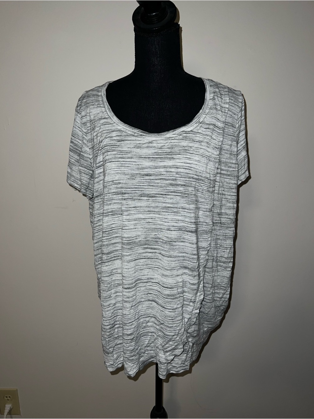 🌻3/$20!🌻 Motherhood maternity shirt